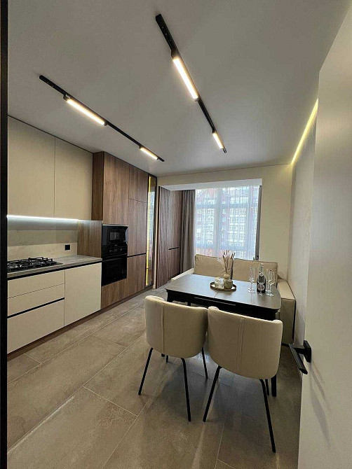 Дуже гарна квартира в ЖК Містечко центральне Івано-Франківськ - зображення 2