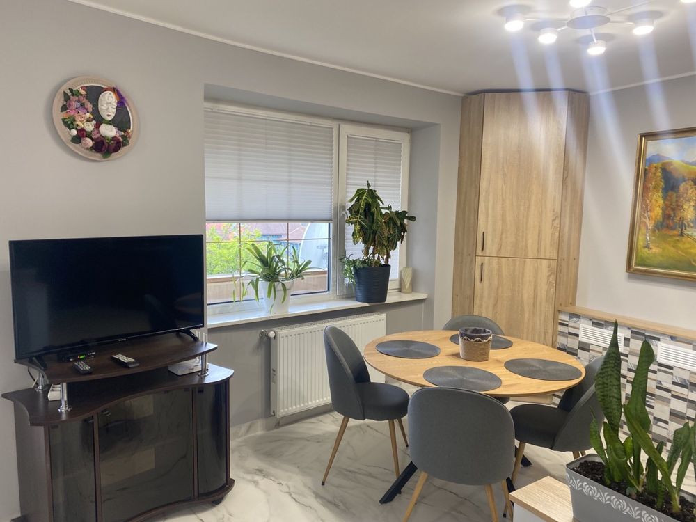 Оренда великої 1,5 квартири на Добролюбова Минай - изображение 1