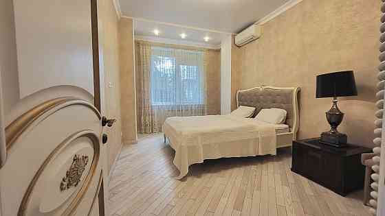 Стильна 3х кімнатна  квартира студія, вул. Хорива 4,Подiл Киев