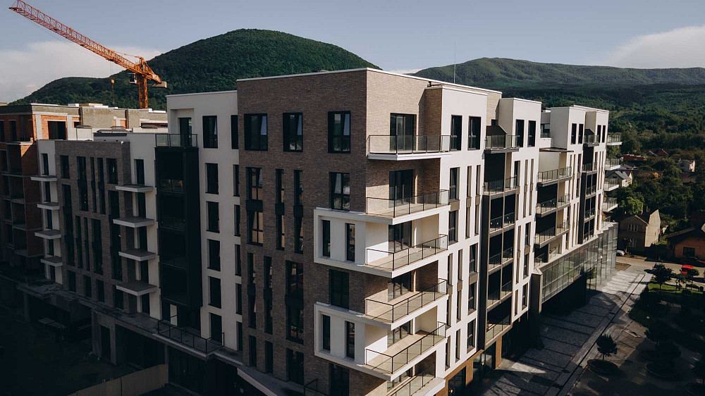 Продаж. Двокімнатна квартира з видом на гори з терасою. Тячів. 5.30 Тячів - зображення 1