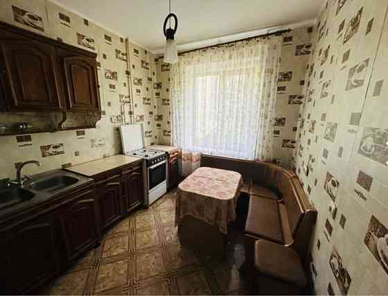 р 2-кімнатна квартира з ремонтом та меблями, Північний, не кутова Ровно