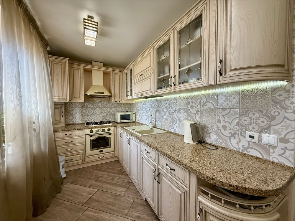 Продажа большой двухкомнатной квартиры на Универсаме.Автономка. Николаев - изображение 1