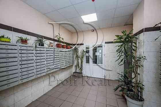 Без комісії! Продаж 2 к.кв. вул.Краківська 27/метро Чернігівська Киев