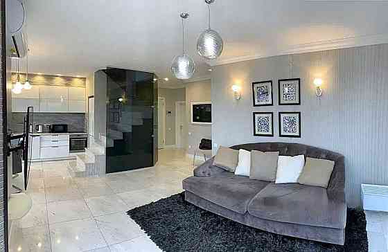 Видовая двухуровневая квартира-пентхаус с 2 спальнями у парка Победы! Одеса