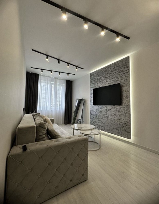 2-к Квартира! ЖК Республіка, Паркінг, метро Теремки, Голосіївський Киев - изображение 1