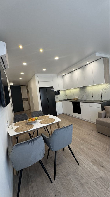 2 кімнатна + кухня студія + тераса СТОМЕТРІВКА Івано-Франківськ - зображення 1