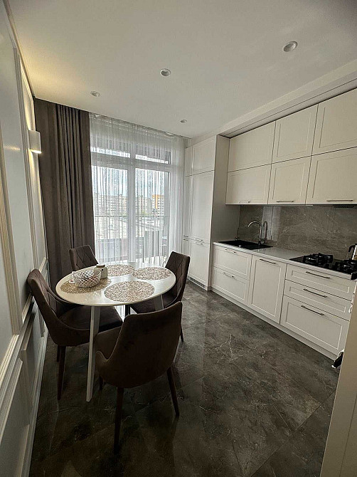 Оренда 2-кім. квартири на просп. Чорновола, Авалон Львів - зображення 1