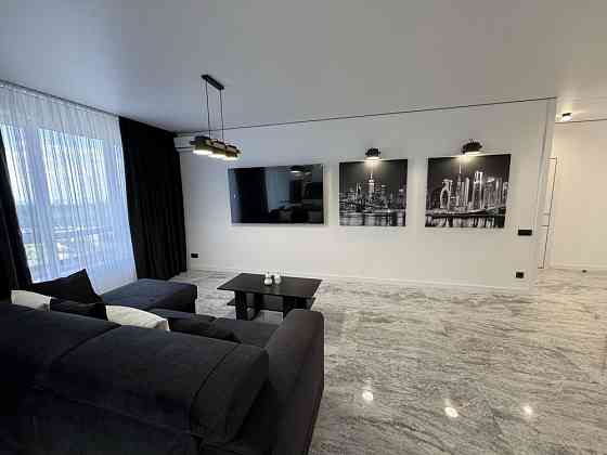 3-кімн. ЖК Голосіївський. бізнес-класу. Підземний Паркинг. Метро 1 хв. Киев