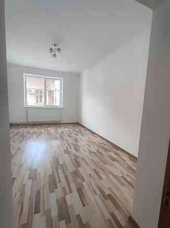 Продам квартиру  3 кімнатну Коломия