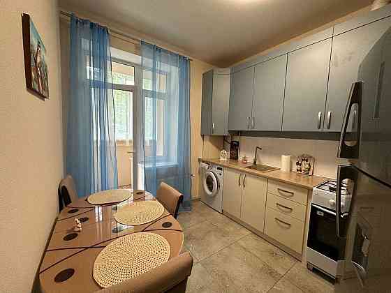 Продаж 2 кімнатна квартира поряд з 5 ст.В Фонтану Одесса