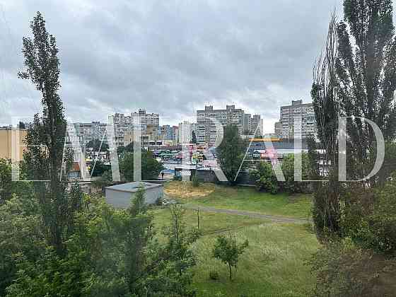 Затишна 2-кімнатна квартира на Троєщині Киев