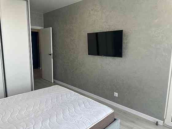 Перша здача! Варшавський, Олександра Олеся 5а, новий ремонт Киев