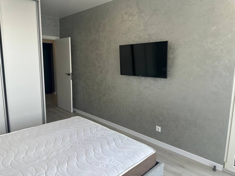 Перша здача! Варшавський, Олександра Олеся 5а, новий ремонт Киев - изображение 2