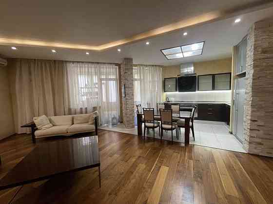 Печерск. Центр. Бульв. Леси Украинки 7Б. 3 комнаты. Новый дом Киев