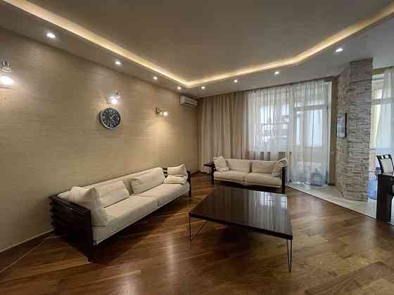 Печерск. Центр. Бульв. Леси Украинки 7Б. 3 комнаты. Новый дом Киев