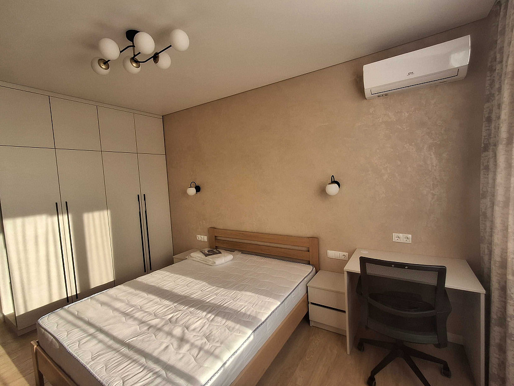 Власник. Перша здача. 47 м.кв. Є гардеробна. Варшавский 2 Киев - изображение 3