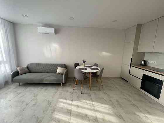 Оренда однокімнатної квартири Варшавький плюс Виговського 40/12 Киев