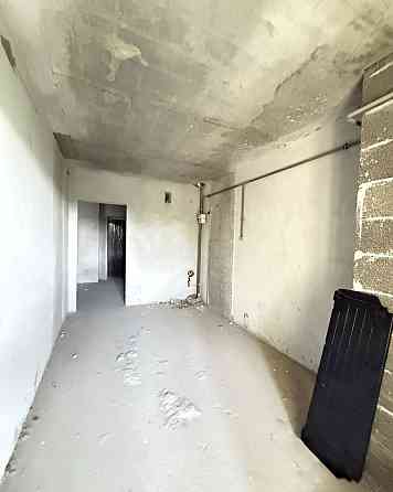 Продаж квартири , є право власності , вигляд на парк , вул Пасічна Львов