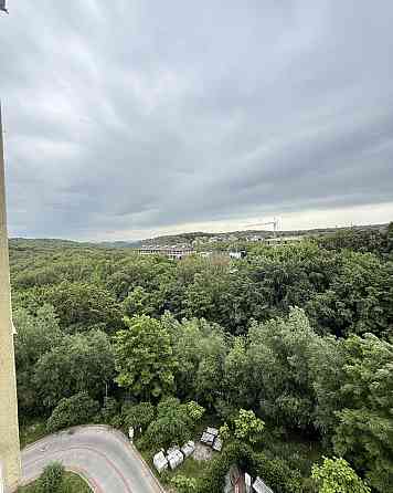 Продаж квартири , є право власності , вигляд на парк , вул Пасічна Львов