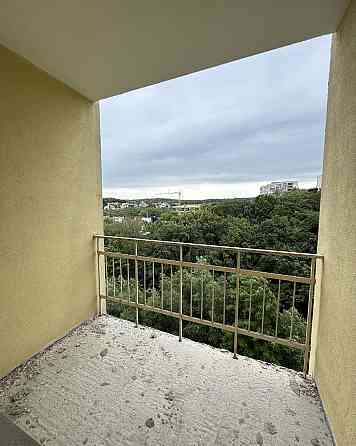 Продаж квартири , є право власності , вигляд на парк , вул Пасічна Львов