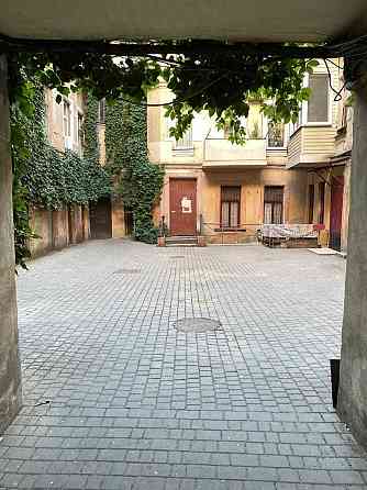 3 х комнатная квартира в историческом центре, ул. Канатная низкий этаж Одесса