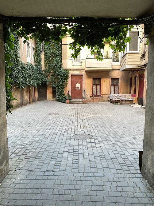 3 х комнатная квартира в историческом центре, ул. Канатная низкий этаж Одесса - изображение 1