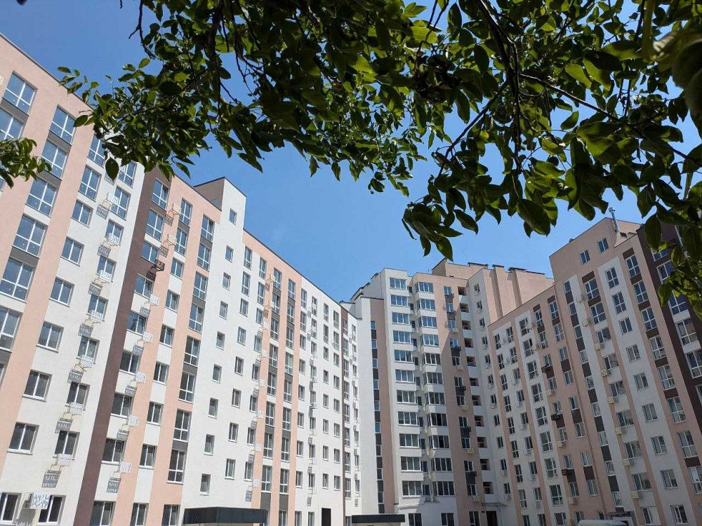 Продаж  1 кім. квартири в новобудові з виконаними чорновими роботами! Ровно - изображение 1