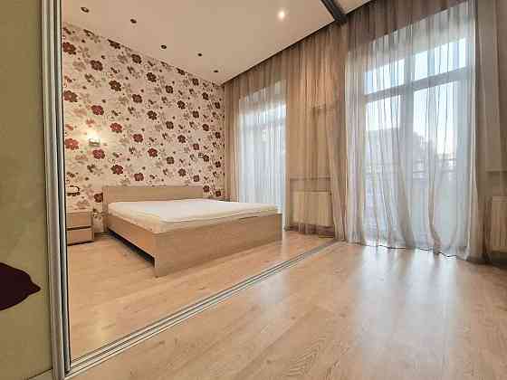 Сдам шикарную 2 х комнатную квартиру на ЖУКОВСКОГО Днепр