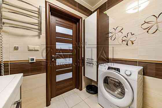 Видова 3 кімнатна  квартира в Голосіївському районі  97 кв.м Киев