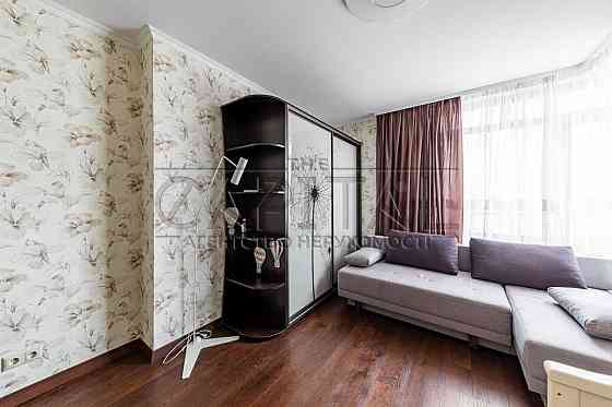 Видова 3 кімнатна  квартира в Голосіївському районі  97 кв.м Киев