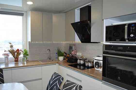 ТЕРМІНОВИЙ ПРОДАЖ! 2-кімн з РЕМОНТОМ! Вул. Дніпровська набережна Київ