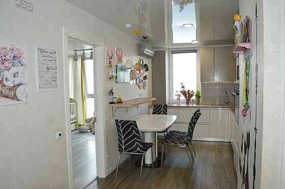 ТЕРМІНОВИЙ ПРОДАЖ! 2-кімн з РЕМОНТОМ! Вул. Дніпровська набережна Київ