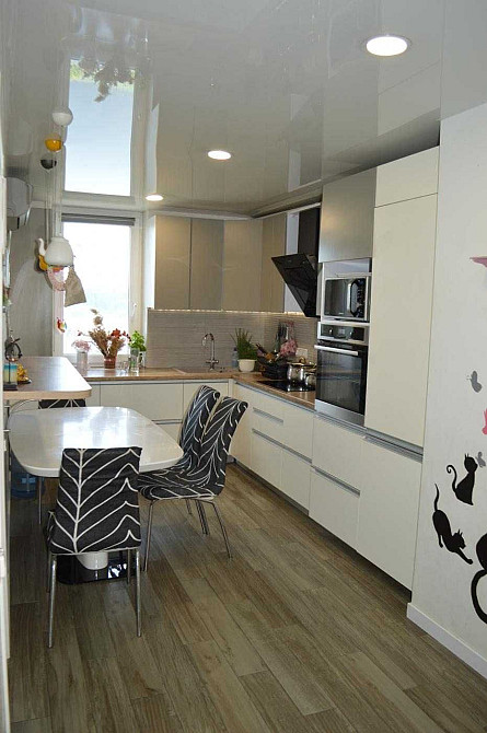 ТЕРМІНОВИЙ ПРОДАЖ! 2-кімн з РЕМОНТОМ! Вул. Дніпровська набережна Київ - зображення 1