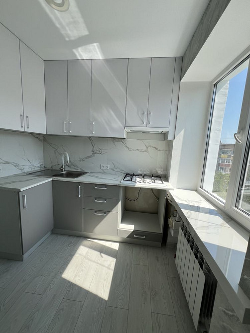 Продам квартиру з новим якісним сучасним ремонтом Бердичев - изображение 1