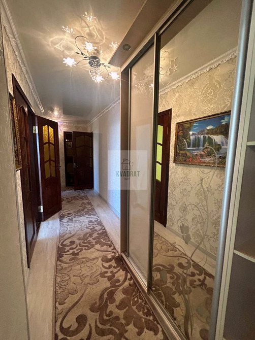 Продам 3-х кімнатну квартиру в самому центрі міста Кам`янець-Подільський - зображення 1