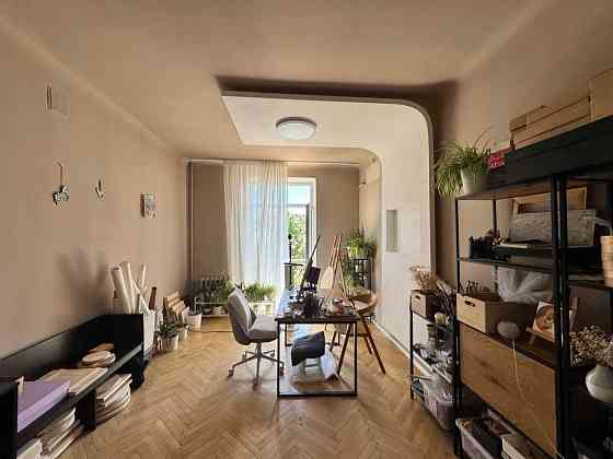 Центр міста! Продаж 2кім, вул. Гнатюка 3 • Балкон • Ліфт • Паркування Львов