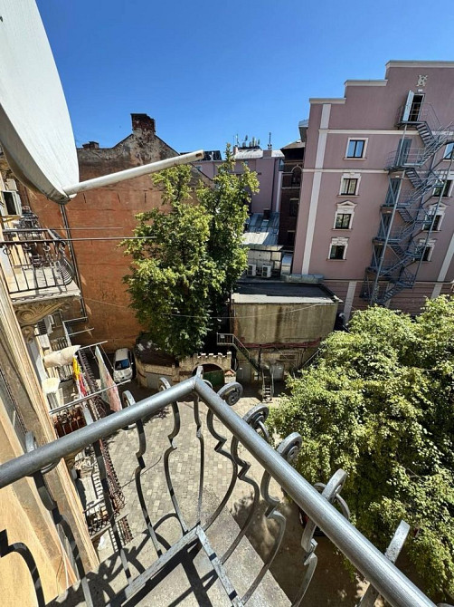 Центр міста! Продаж 2кім, вул. Гнатюка 3 • Балкон • Ліфт • Паркування Львов - изображение 3