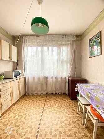 Без% Якуба Коласа 13 2к квартира 55м2 Велика лоджія зелений район Київ