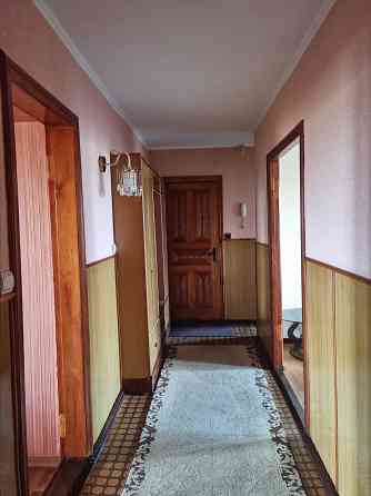 Срочно продам 3-х комнатную квартиру на 4-м микрорайоне Лозовая