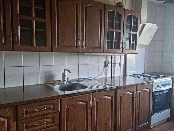 Срочно продам 3-х комнатную квартиру на 4-м микрорайоне Лозовая