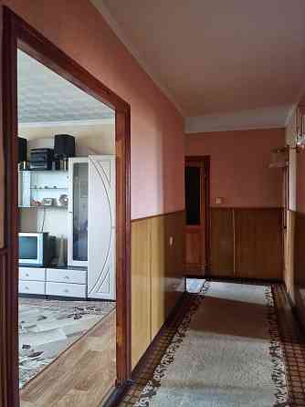 Срочно продам 3-х комнатную квартиру на 4-м микрорайоне Лозовая