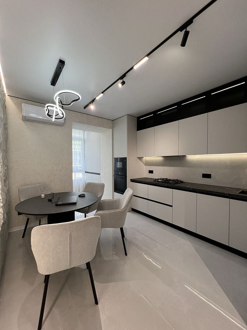 Стильна та сучасна квартира на 3 поверсі, біля Озера та Парку Івано-Франківськ - зображення 3