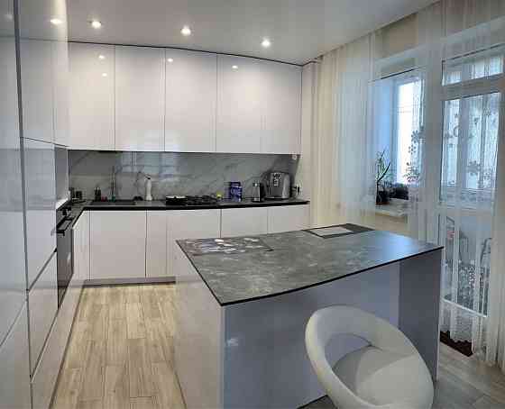 Чотирикімнатна квартира для сім'ї біля школи у Винниках Винники