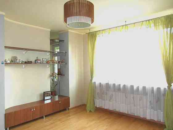 Продам 2 кімнату, вул.Раіси Окіпної м. Лівобережна Київ