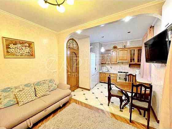 Продаж квартири в центрі Києва,  Печерськ, Кловський узвіз 14/24 Київ