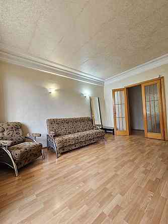 Продам 2 кім в центрі вул .Центральна біля Пасажу Днепр