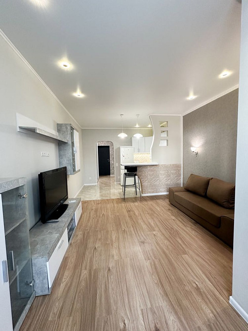 1к квартира однокомнатная от хозяина метро Левобережная  ЖК Каховский Київ - зображення 1