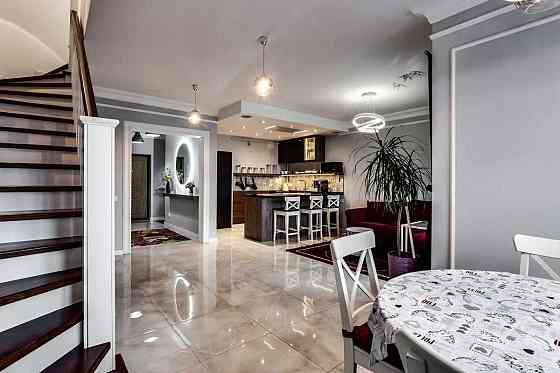 Продаж дворівневої 3к квартири з терасою вул. Голубовича, Бл. Центр Львов