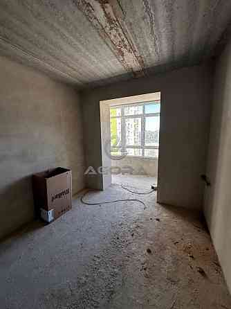 Продається видова двохкімнатна квартира поруч міського озера Крихівці