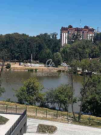 Продається видова двохкімнатна квартира поруч міського озера Крихівці